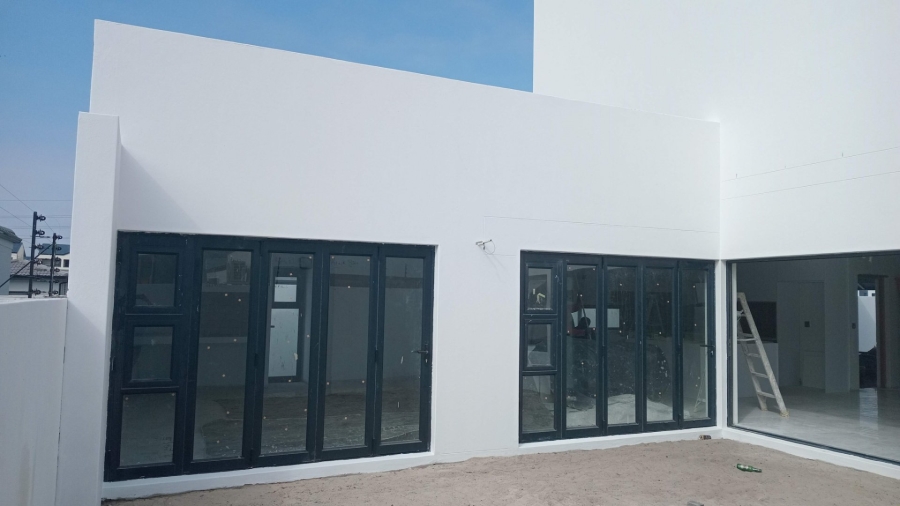 5 Bedroom Property for Sale in Sandown Western Cape